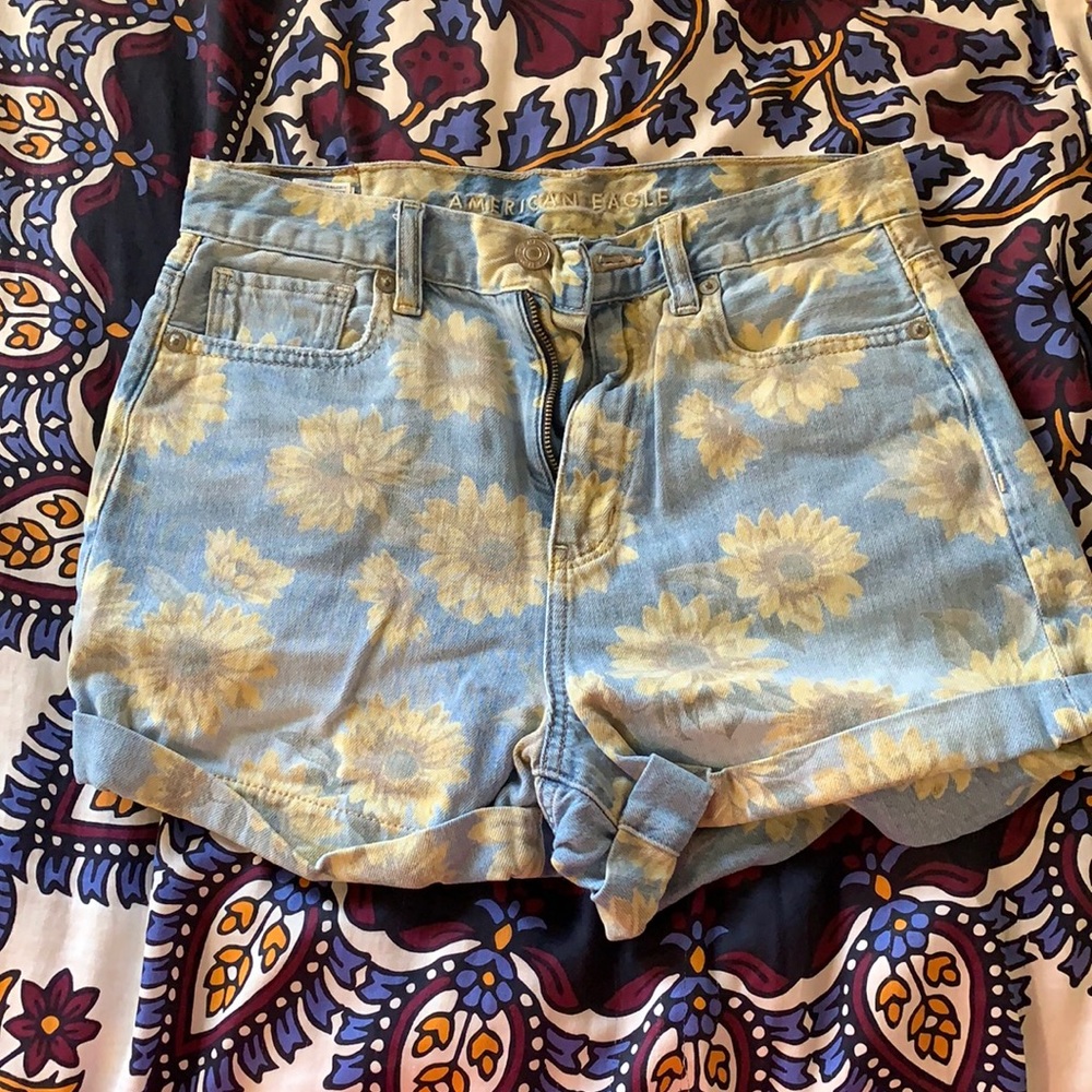 American Eagle High Rise Sunflower Mom Shorts